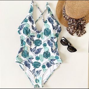 Cupshe Swim - CUPSHE TROPICAL LEAVES ONE PIECE SWIMSUIT Cupshe Swim - CUPSHE TROPICAL LEAVES ONE PIECE SWIMSUIT